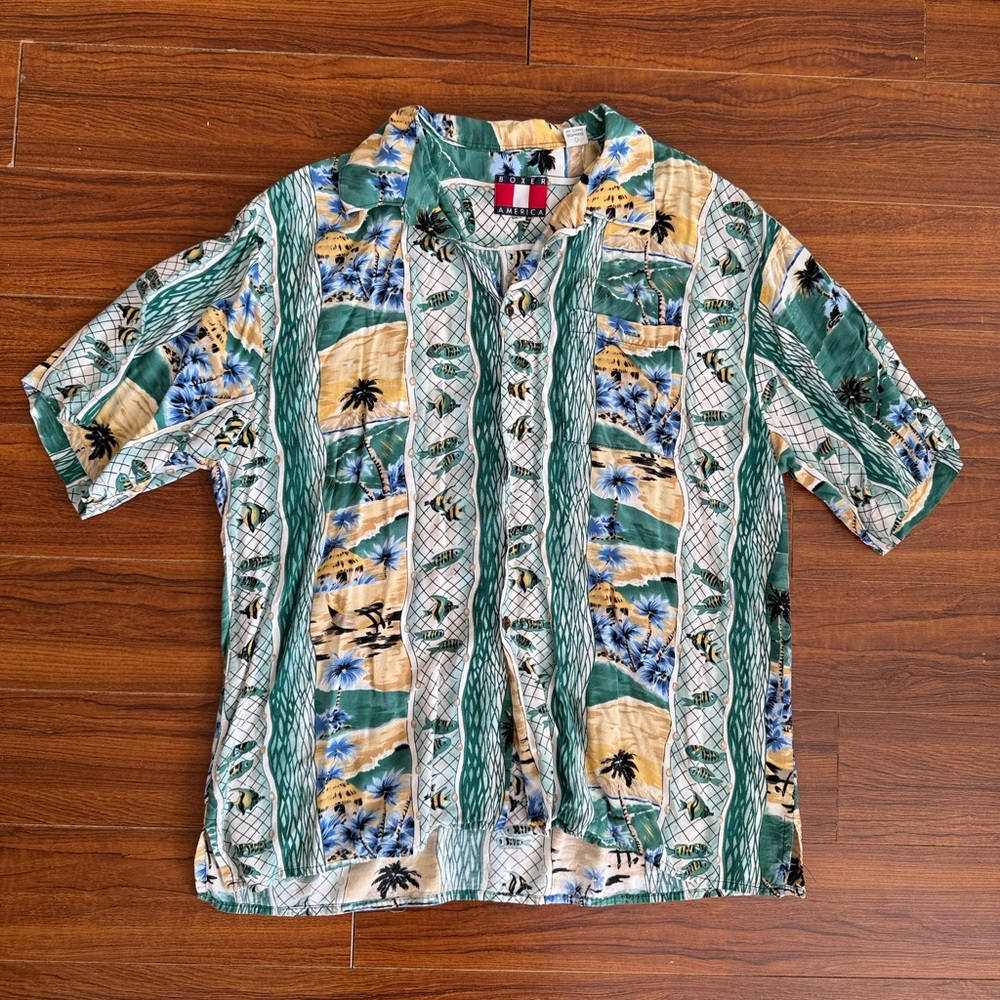 Button Down beachy/fish casual tshirt size XL